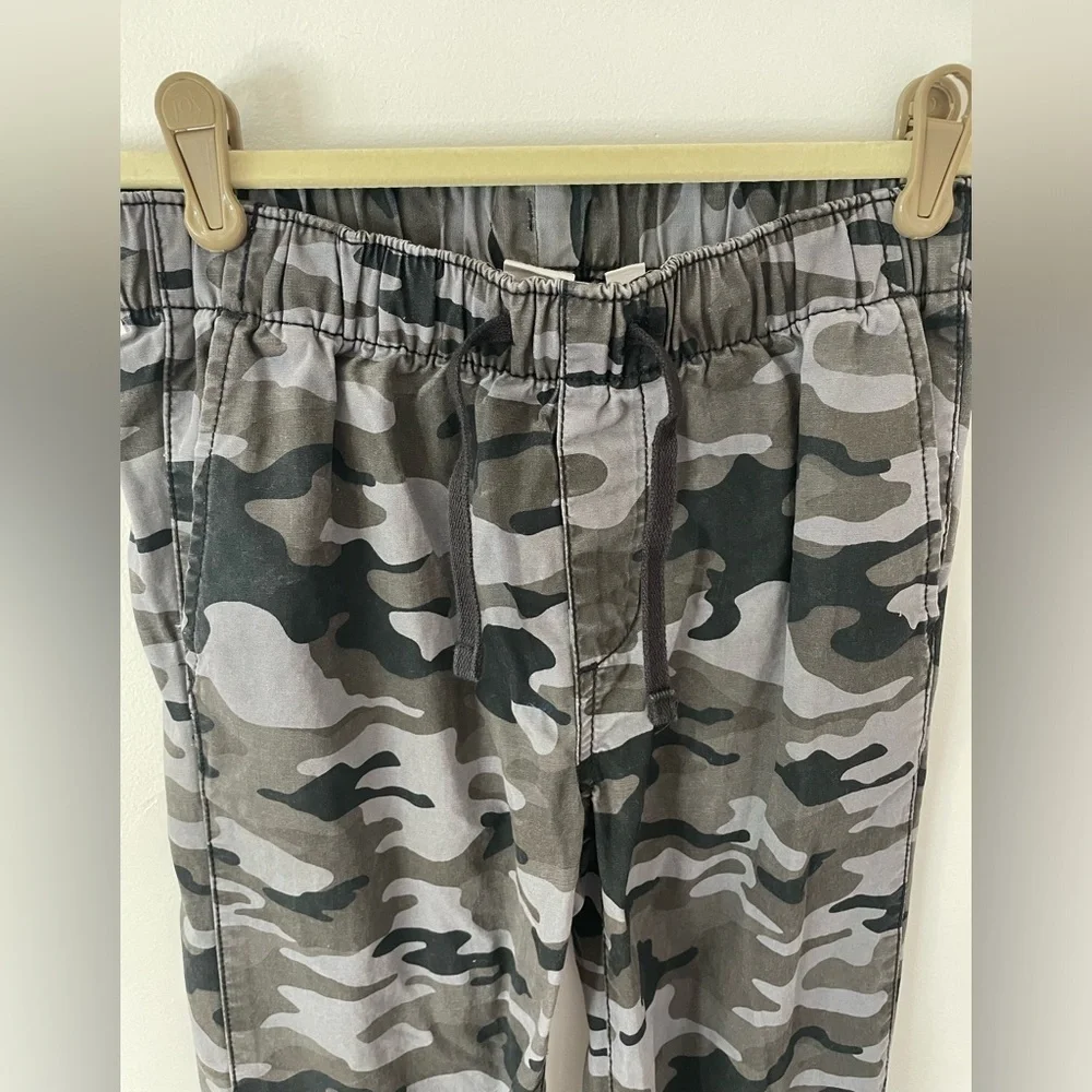 GAP kids black camo size Large (10-11)  joggers - Picture 3 of 7